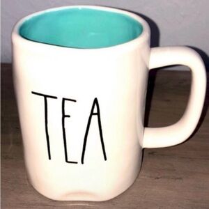 RAE DUNN ‘TEA’ MUG WITH AQUA BLUE